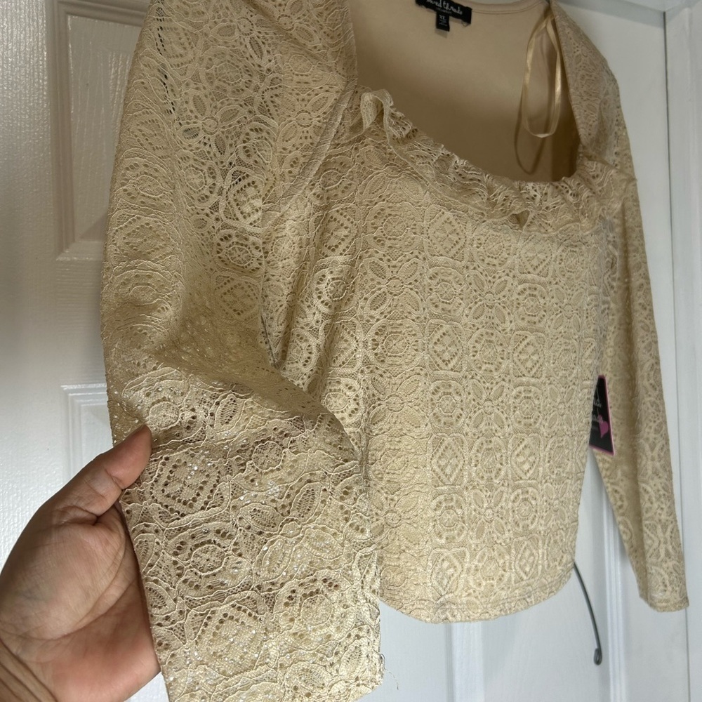 Cream Lace Ruffle Square-Neck Crop Top - Picture 3 of 4